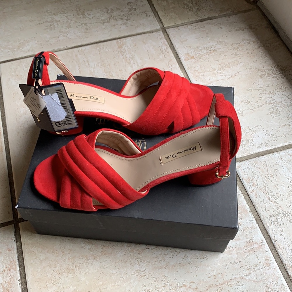 Shoes - Picture 2 of 4